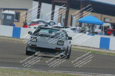 media/Dec-19-2025-Lucky Dog Racing (Fri) [[3b7b1b5fc8]]/Beginner/Session 2 Turn 1/